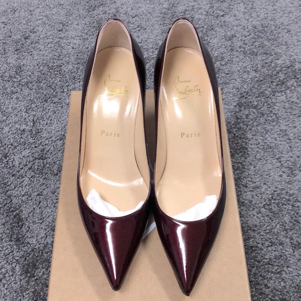 Women’s Christian Louboutin Décolleté 554 burgundy patent leather heels